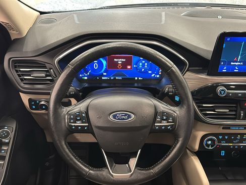 Used 2020 Ford Escape Titanium AWD/4WD image 12