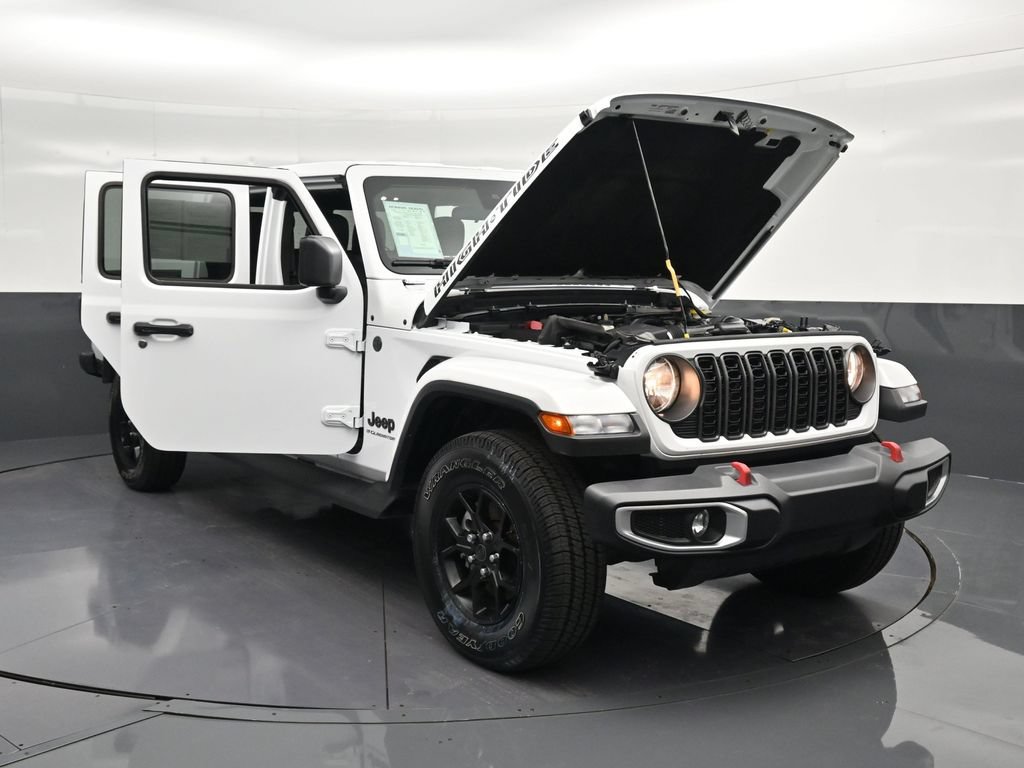 Used 2025 Jeep Gladiator Sport AWD/4WD image 32