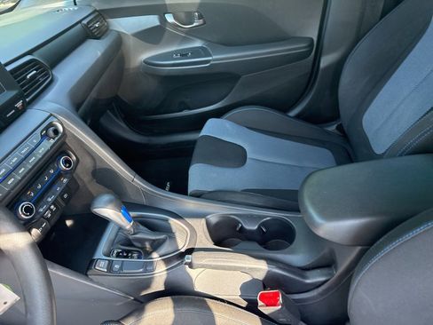 Used 2020 Hyundai Veloster 2.0 image 11