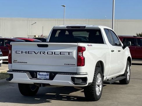 Used 2022 Chevrolet Silverado 1500 Custom w/ LPO, Dark Essentials Package AWD/4WD image 4