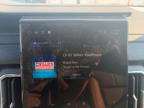 Used 2025 GMC Acadia Elevation w/ Elevation Premium Package AWD/4WD image 21