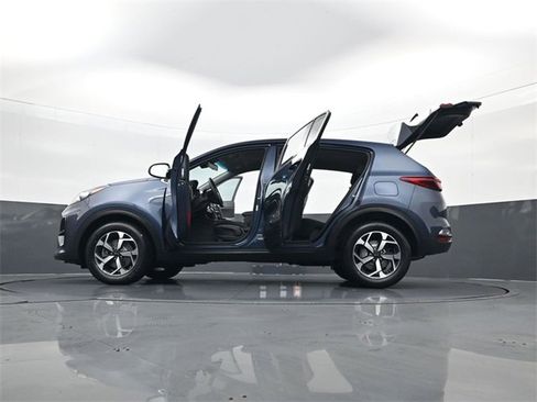 Used 2022 Kia Sportage LX image 34