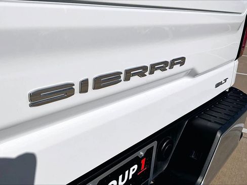 Used 2024 GMC Sierra 1500 SLT image 10