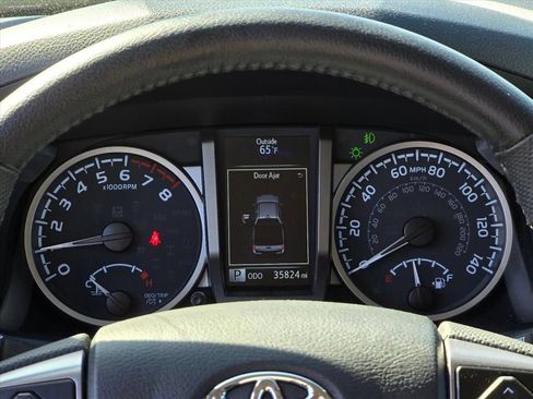 Used 2023 Toyota Tacoma SR5 AWD/4WD image 7