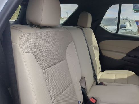 Used 2023 Chevrolet Traverse LS image 27