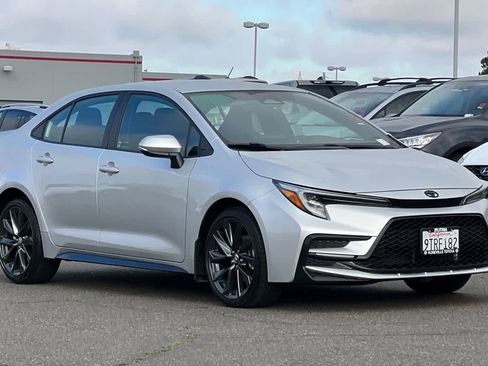 Certified 2025 Toyota Corolla SE image 5