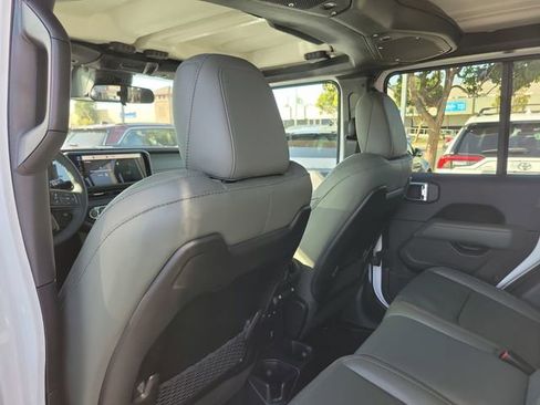 New 2026 Jeep Gladiator Mojave image 11