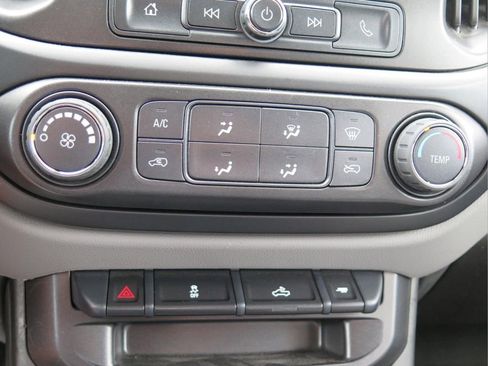 Used 2022 Chevrolet Colorado W/T w/ WT Convenience Package RWD image 15