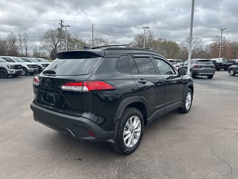 Used 2023 Toyota Corolla Cross LE w/ Moonroof Package image 3