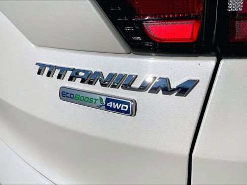 Used 2017 Ford Escape Titanium image 9