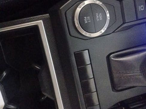 Used 2024 Toyota Tacoma SR5 RWD image 28