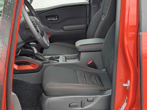 Used 2025 Nissan Frontier Pro-X RWD image 9