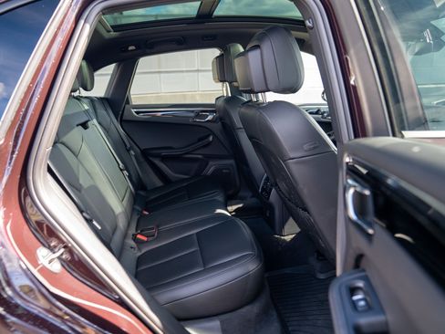 Certified 2026 Porsche Macan AWD/4WD image 24