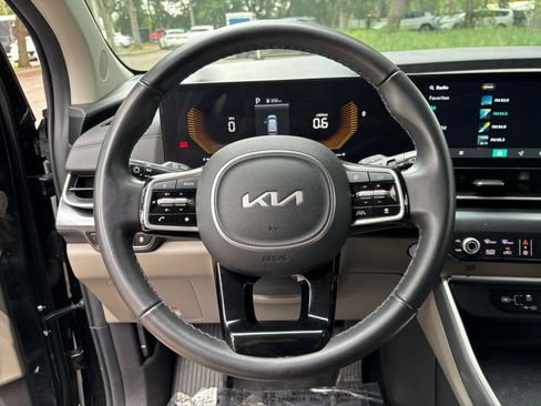 Used 2026 Kia Carnival FWD image 30
