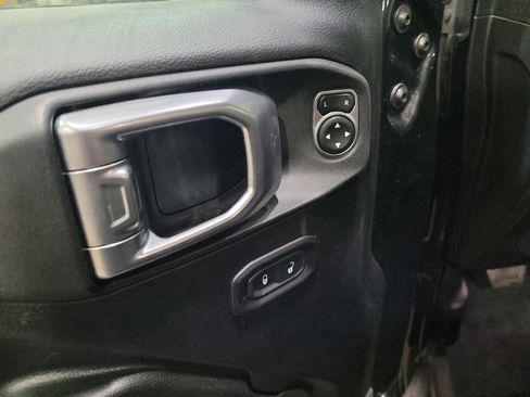 Used 2019 Jeep Wrangler Unlimited Sport S AWD/4WD image 27