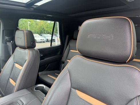 Used 2023 GMC Yukon AT4 w/ AT4 Premium Package AWD/4WD image 9