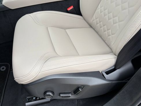 New 2026 Volvo XC90 B6 Plus w/ Protection Package Premier image 21