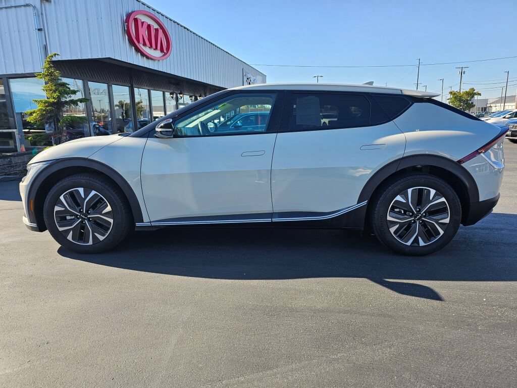 Used 2024 Kia EV6 Light RWD image 2