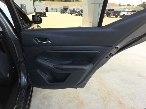 Used 2022 Nissan Altima 2.5 SV FWD image 46