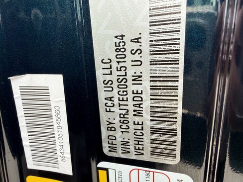 Used 2025 Jeep Gladiator Mojave image 33