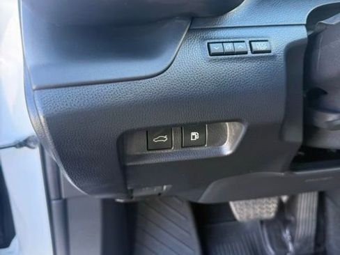 Used 2023 Toyota Crown XLE image 17