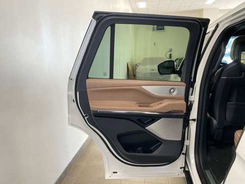 New 2025 Lincoln Navigator Black Label image 11