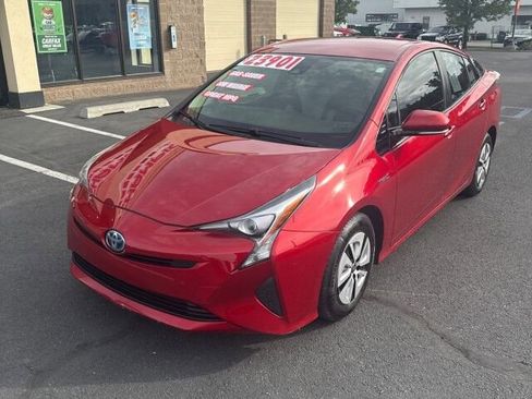 Used 2018 Toyota Prius Two image 2