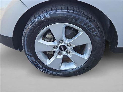 Used 2017 Kia Soul image 27