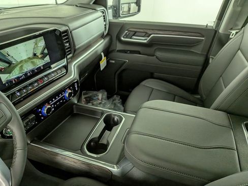 New 2025 GMC Sierra 2500 SLT w/ SLT Premium Package image 22