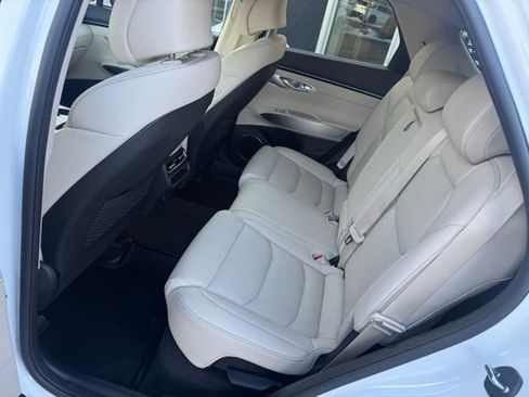 Used 2026 Genesis GV70 2.5T Select image 39