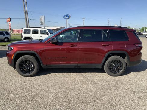 Used 2024 Jeep Grand Cherokee L Altitude AWD/4WD image 8
