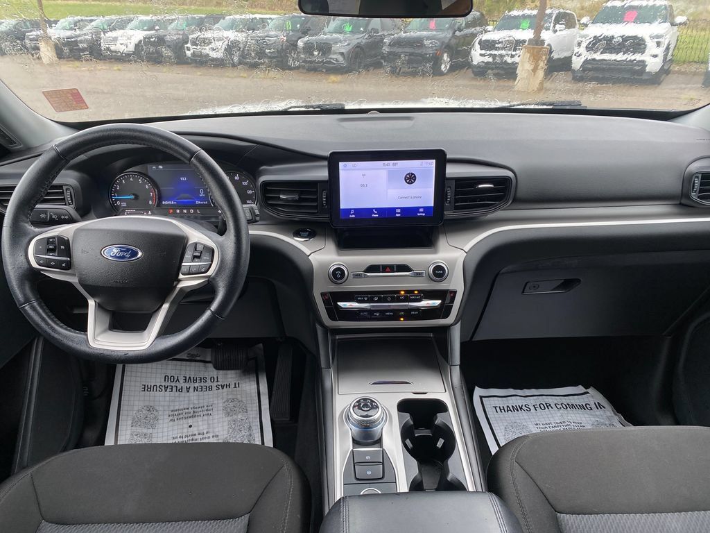 Used 2023 Ford Explorer XLT AWD/4WD image 19