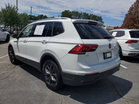Certified 2024 Volkswagen Tiguan SE w/ Panoramic Sunroof Package FWD image 6