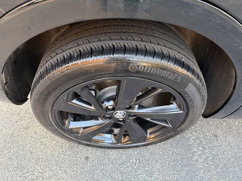 Used 2023 Buick Envision Essence w/ Sport Touring Package image 10