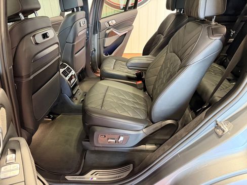 Used 2024 BMW X7 xDrive40i w/ M Sport Package AWD/4WD image 22