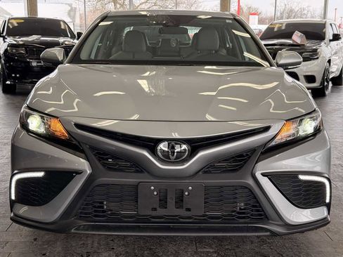 Used 2023 Toyota Camry SE AWD/4WD image 4