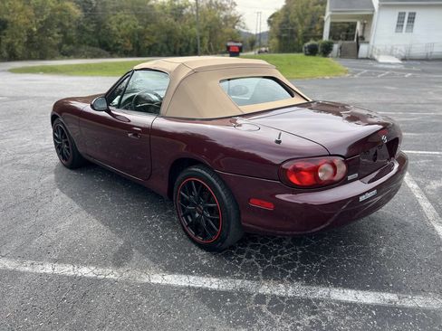 Used 2003 MAZDA MX-5 Miata image 3