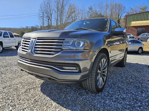 Used 2015 Lincoln Navigator 2WD image 4