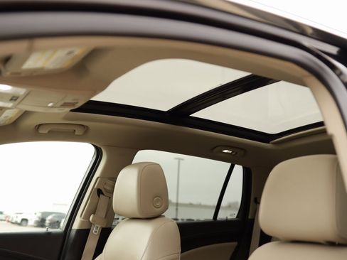 Used 2017 Buick Envision Essence image 21