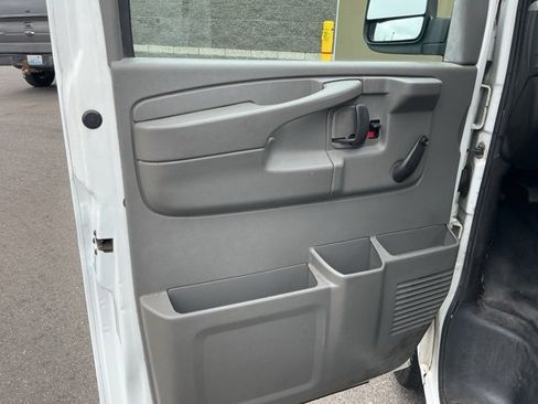 Used 2012 Chevrolet Express 1500 image 10