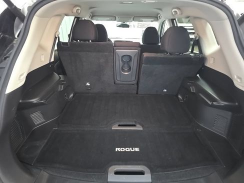 Used 2018 Nissan Rogue SV AWD/4WD image 12