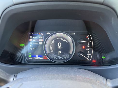 Used 2024 Lexus UX 250h FWD w/ Premium Package image 21