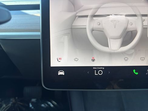 Used 2023 Tesla Model 3 Standard Range image 22