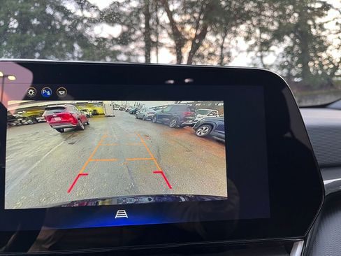 Used 2025 Chevrolet Equinox LT image 17