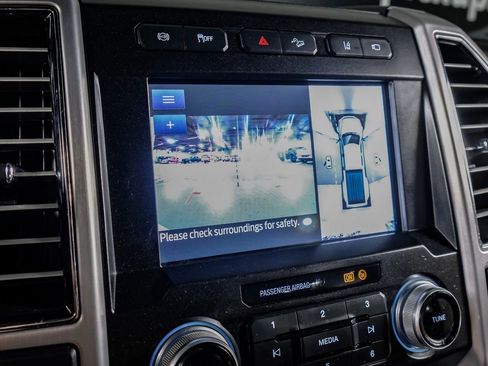 Used 2020 Ford F450 Platinum w/ FX4 Off-Road Package image 21