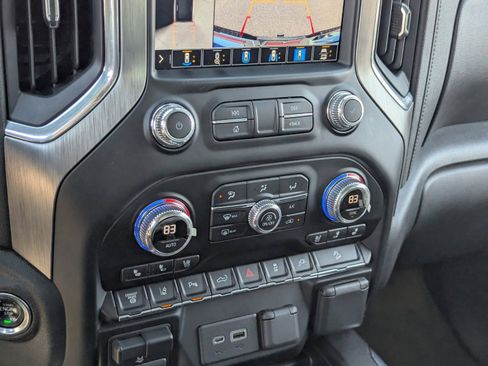 Used 2021 GMC Sierra 2500 Denali w/ Denali Ultimate Package image 29