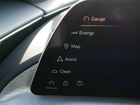 Certified 2025 Cadillac Lyriq Luxury image 27