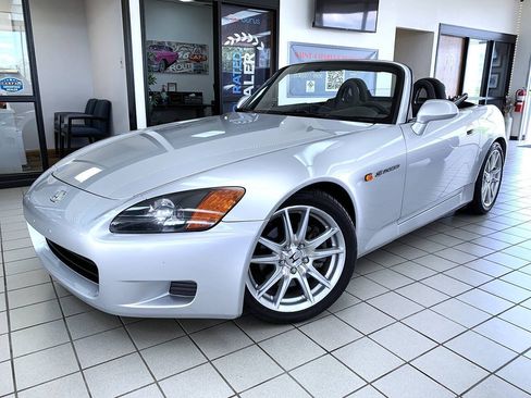 Used 2002 Honda S2000 image 2