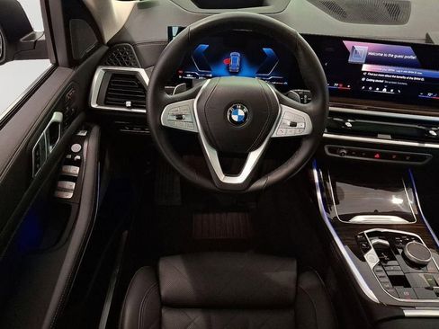 Certified 2025 BMW X7 xDrive40i image 13