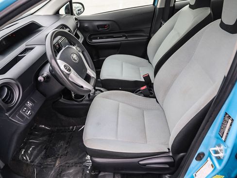Used 2016 Toyota Prius C One image 17